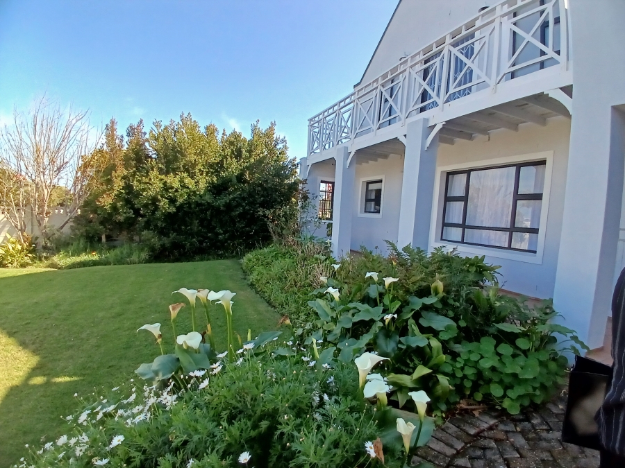3 Bedroom Property for Sale in Heuningkloof Western Cape